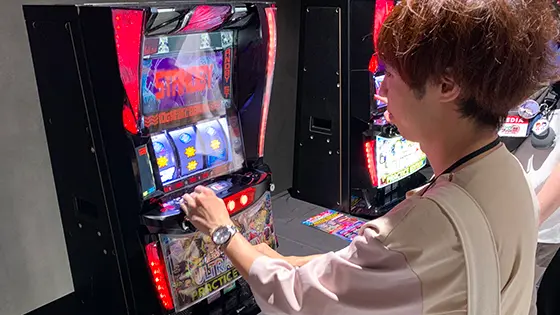 サミーファン祭 in RED゜TOKYO TOWERの遊べる遊技機コーナー（一撃編集部シノが挑戦！）