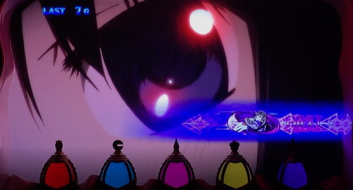 SLOT劇場版 魔法少女まどか☆マギカ[前編]始まりの物語／[後編]永遠の物語の朽ちた墓地中の図柄狙えカットイン発生時の画像