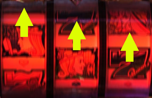 パチンコPフィーバークィーンRUSHのリールロック予告通常画像