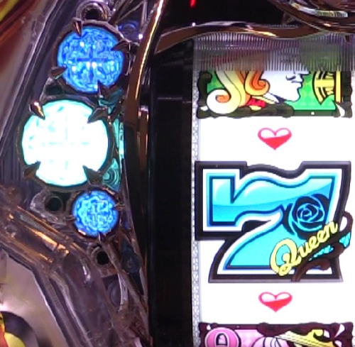 パチンコPフィーバークィーンRUSHの3連ダイヤランプSU予告通常画像