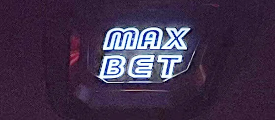 MAXBETの色（白）